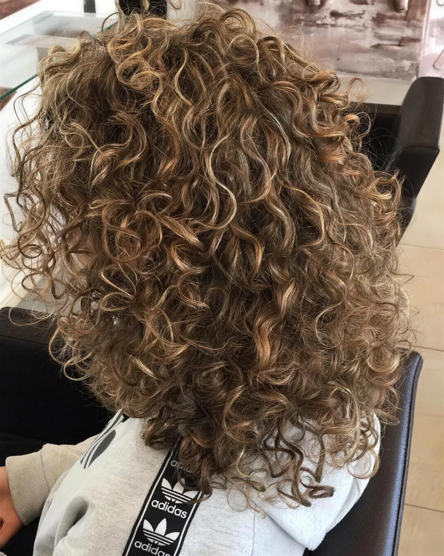 Definierte Naturlocken nach dem Styling